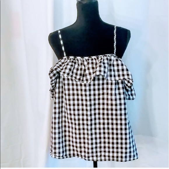 a new day Tops - Super cute black and white ruffled top